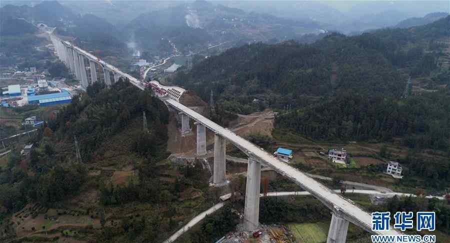 重庆到长沙 这条铁路建成后，重庆到长沙只要3小时
