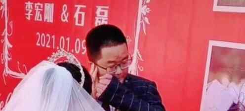 悲剧!河北婚礼现场空无一人新郎默默流泪 原因曝光后收到全网祝福
