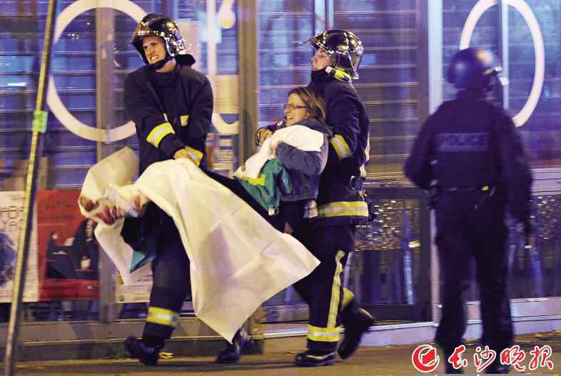 巴塔克兰剧院 多名在法湖南人讲述巴黎连环恐怖袭击亲身经历