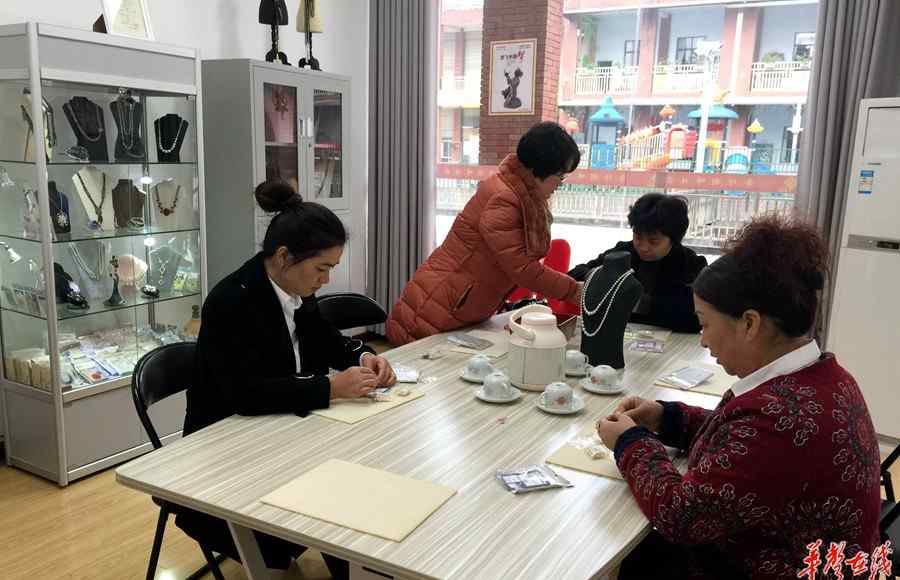 女红编织网 串珠、编织、刺绣  长沙青竹湖畔女红协会红遍社区