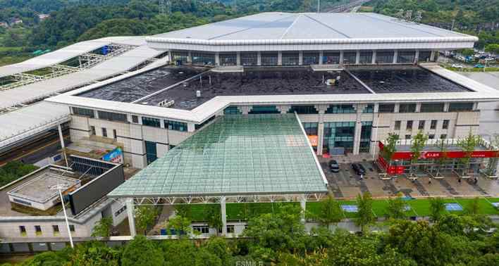 岳阳东站 武广高铁岳阳东站再升级 风雨连廊为旅客遮阳避雨