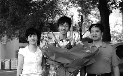 肖遥 他的青春拒绝平淡 "全能王"肖遥被保送北大/图