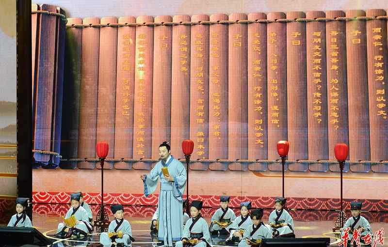 湖南卫视书香中国 “2017书香中国”全民阅读系列活动启动晚会长沙录制 音乐诗人李健谈读诗