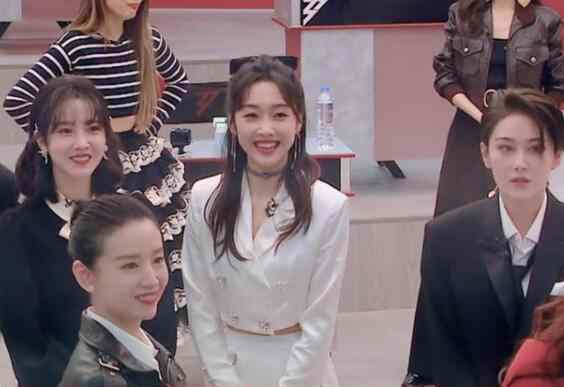 张馨予生宝宝了吗 那英问张馨予李菲儿你两谁啊