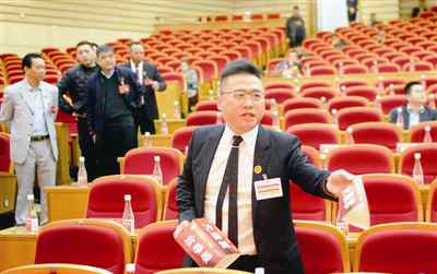 深圳温州城 深圳市温州商会会长沙胜昔：两个“上亿元项目”签约还只是第一步