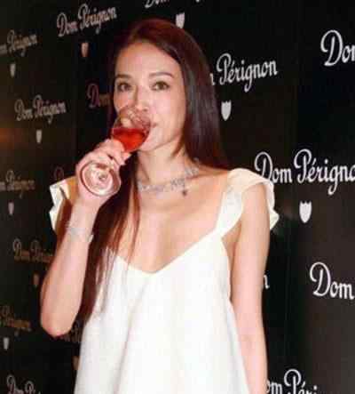 女星陪酒价目表 女星陪酒价目表曝光 林志玲"坠马事件"身价大降文章配图