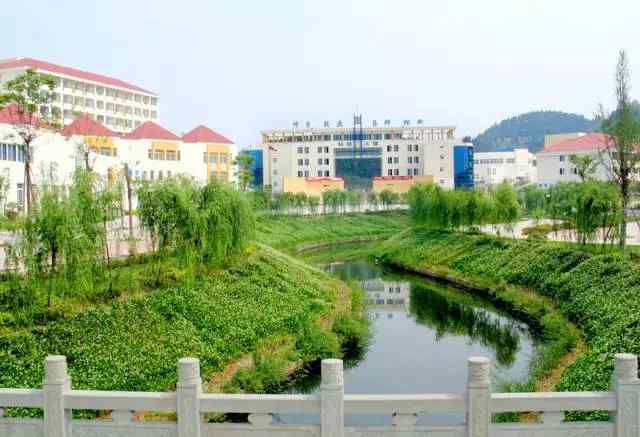 清华大学三行情书冠军 和母校秀恩爱，快看看有没有你们学校的“三行情书”！文章配图
