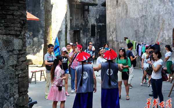 国庆穿越旅行全中国 国庆假湖南怀化旅游活动多 洪江古商城玩穿越