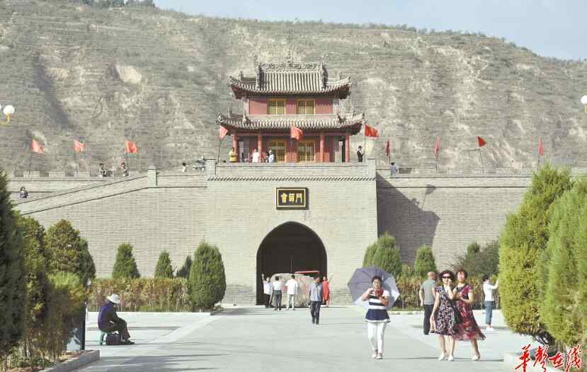 撼世传奇 [历史与高山同在]过草地壮举撼世人 大会师三军尽开颜