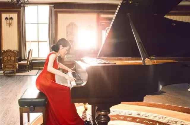 钢琴家 为习大大演奏的90后美女钢琴家来长沙了！