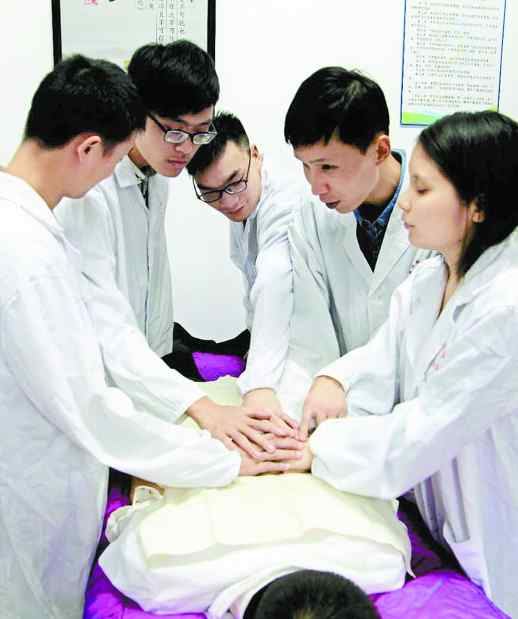 盲生 盲人老师郭洋：将自尊感恩播撒在盲生心间