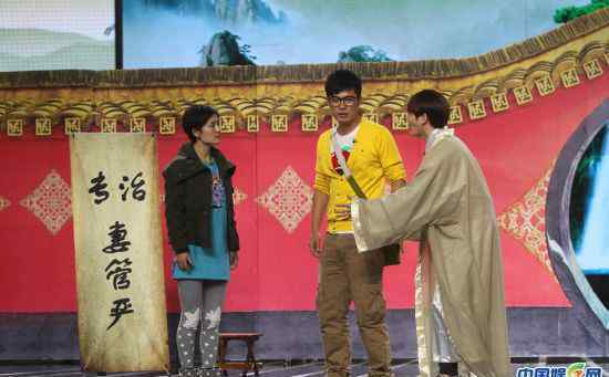谢娜素颜照片 谢娜元宵喜乐会素颜彩排照曝光 网友:勇气可嘉