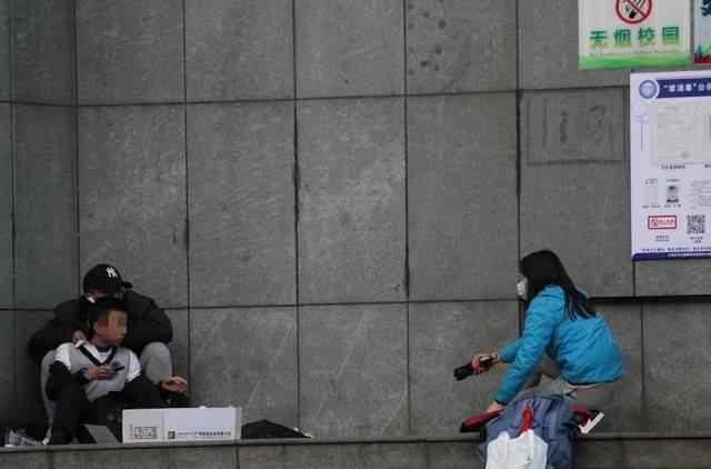 昆明劫匪被击毙前要见女记者 昆明劫匪为什么点名女记者 昆明劫匪事件