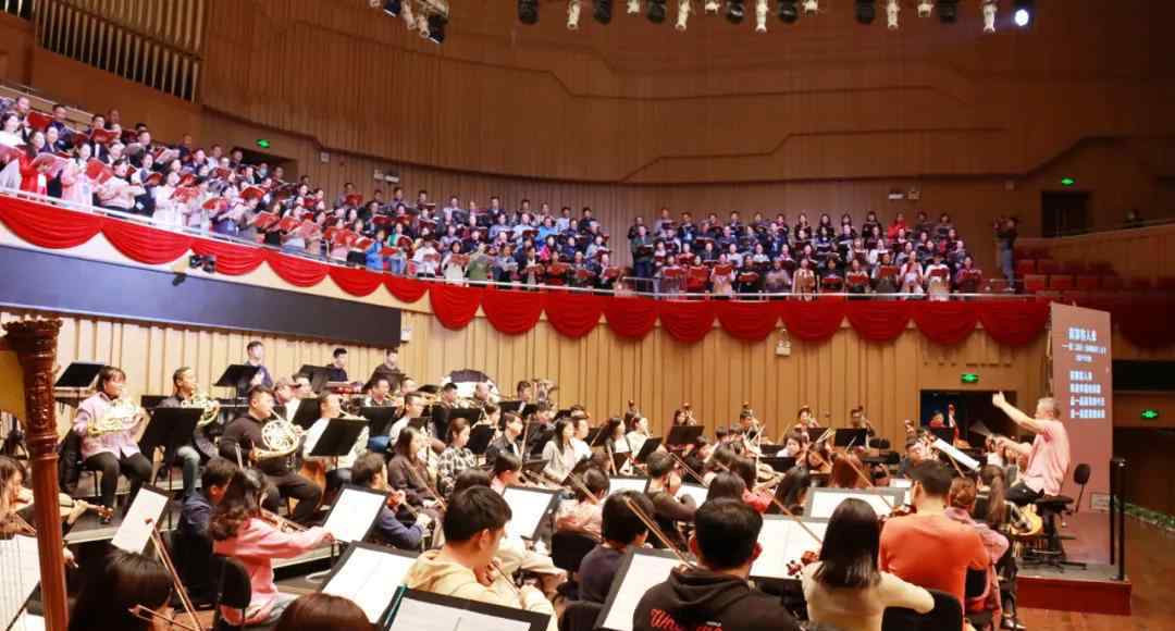 苗族传统乐器 苗族银饰、鹅卵石也能当乐器?《苗寨的故事》简直洗耳朵!