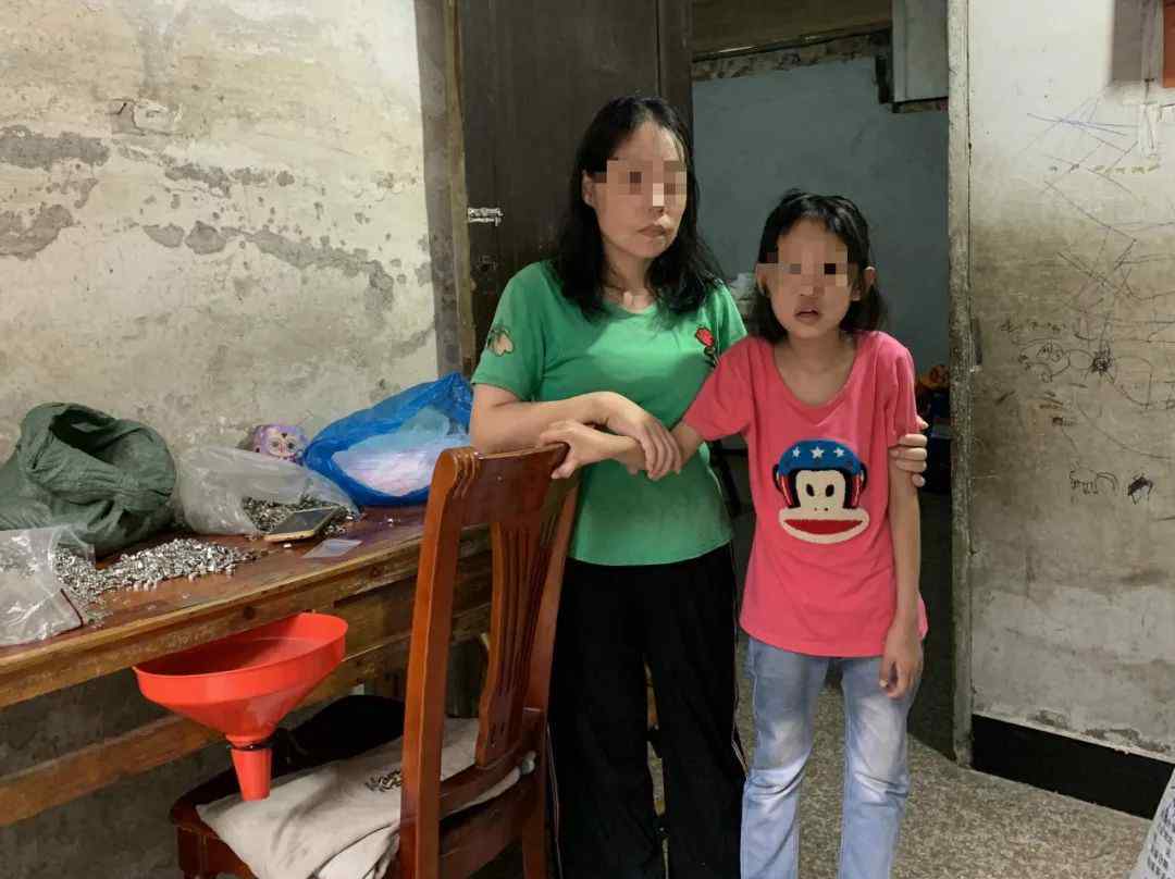 乐清女孩 还记得这位乐清女孩吗？手术后她身披“铠甲”回家，长高了5厘米