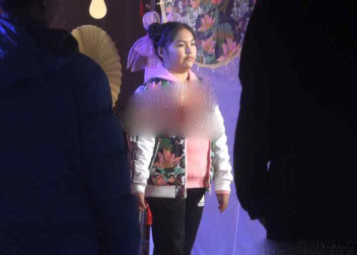 李湘女儿照片 女大十八变！李湘女儿近照胖成球，一家三口身材都臃肿