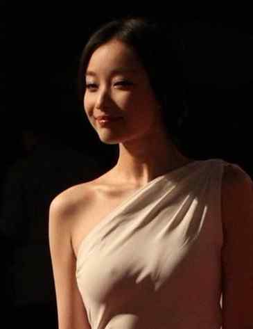 娱人码头 徐若瑄小宋佳倪妮 盘点鲜有凸点就被拍的女星/图