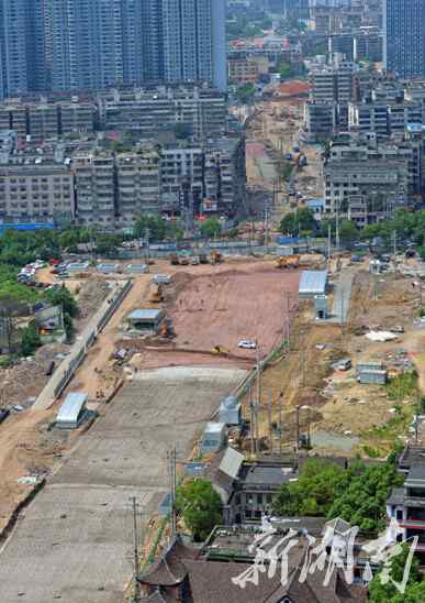 黄兴北路 黄兴北路今年国庆建成，看看老街当初的模样