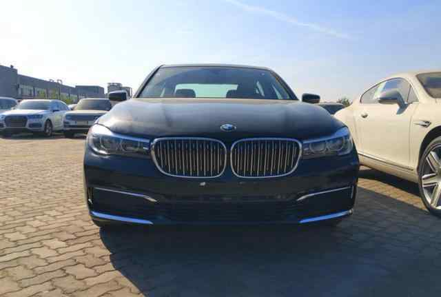 bmw760 路上经常见宝马730Li，却很少见宝马760Li，为什么？文章配图