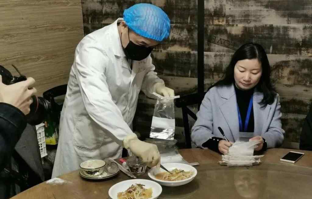 什么是公筷 不用公筷公勺有什么后果？有人做了个对比，结果惊人……