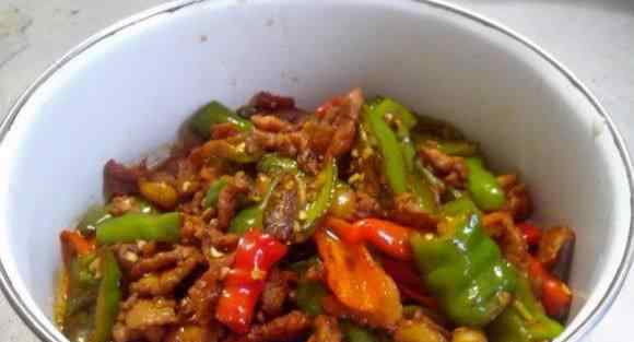 肉丝怎么炒才嫩 瘦肉怎么炒才鲜嫩，这个辣椒炒肉真是太好吃，一口气可以吃3碗饭