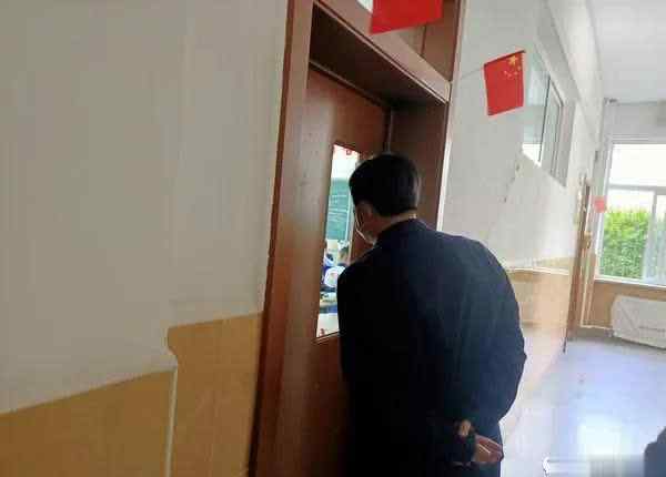 本溪县教育局 本溪市教育局党组书记、局长赵常清到本溪市第五中学调研开学防疫复课情况