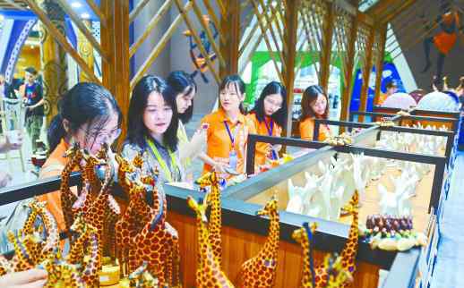 迈开 70年湖南成就权威发布丨对外开放 迈开大步