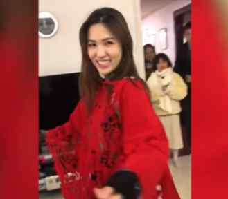 女子剪纸剪出3.7米古代嫁衣 真相原来是这样！