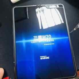 w20 狠心花两万多，入手三星W20：确实感觉很震撼，不过也交了智商税