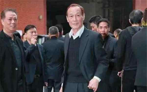 开酒吧需要黑白两道吗 陈惠敏为什么打洪金宝 酒吧中失控的陈惠敏洪金宝
