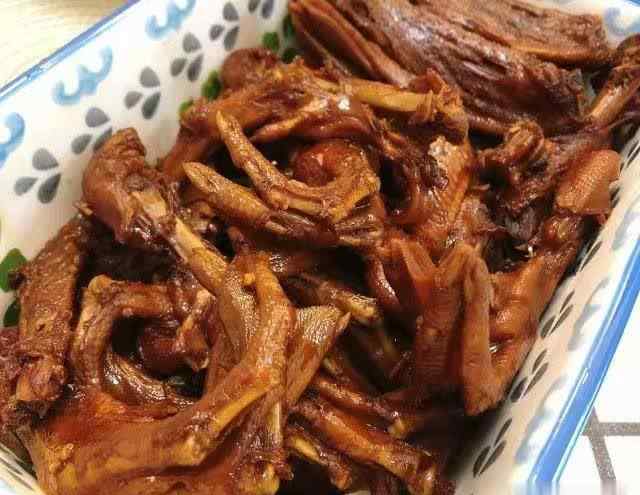 卤鸭爪怎样入味又不烂 鸭掌这么做，软烂入味，一盘根本不够吃，做法还简单
