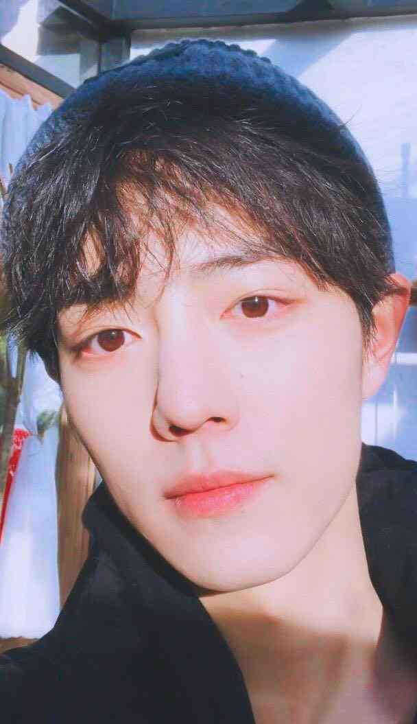 何炅生日 何炅生日夜被疯狂吐槽，这个生日礼物来的太突然