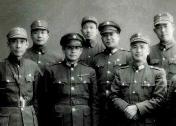 红日电视剧 真实的李天霞，被污化数十年，电视剧《红日》引发的李家后人争议