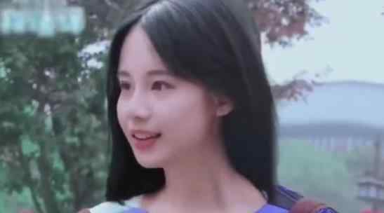 胡先煦介绍一下老杨家我2妹 晒出自己女装性转照
