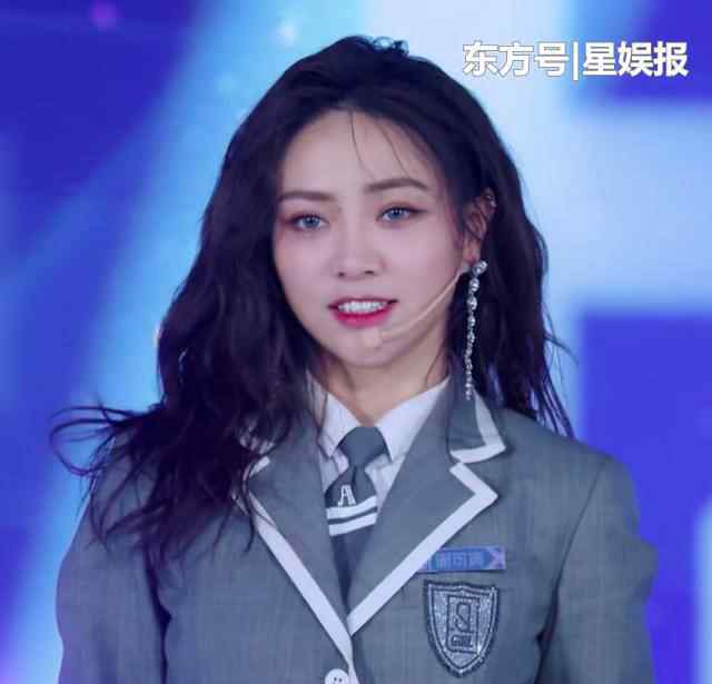 蔡徐坤粉丝看b 青2被蔡徐坤看好却只拿B，公演逆袭全场第一，微博粉丝已破百万