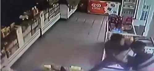 便衣警互射10枪 便衣警互射10枪 两名巴西警察误把对方当做抢劫犯