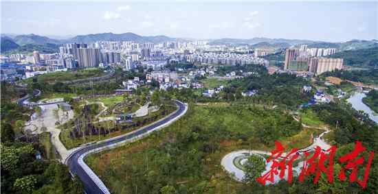 吉首一中 一座“哑铃”城市的精彩蝶变——吉首市“四大工程”建设助力迈入“大城时代”