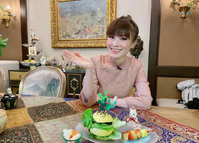 万蒂妮老公 揭秘上海美女主持万蒂妮婚姻现状 老公是认识三十多年的小学同学