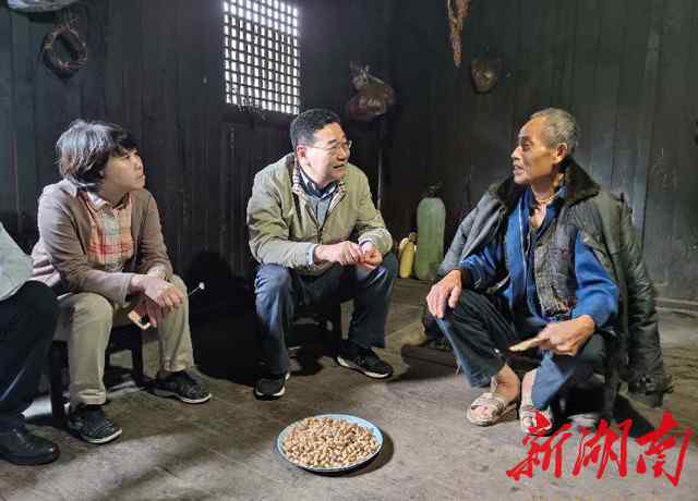 陈蔚 【决战脱贫“群英赞”】陈蔚到文家村调研定点扶贫工作