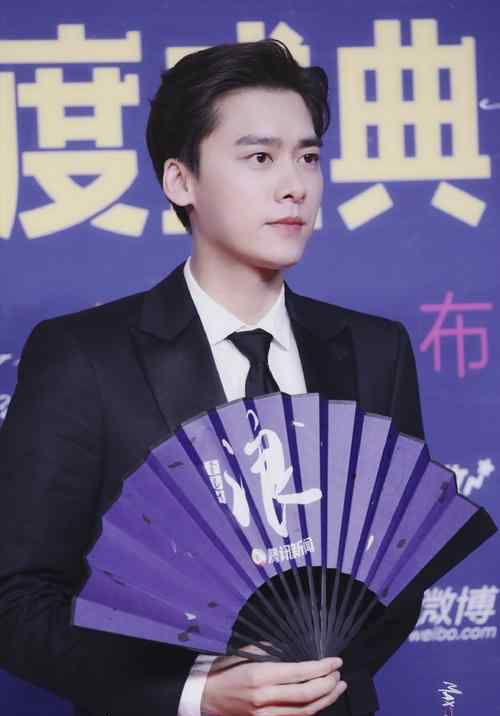 李易峰给头发消毒 具体是啥情况?
