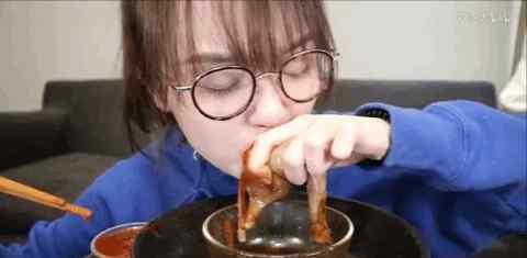 吃播阿尤 吃腐虾、吞牙齿，您这是吃播还是催吐啊