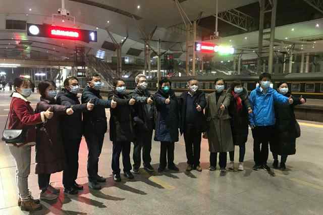 李兰娟院士抵达武汉 李兰娟院士凌晨抵达武汉，坐镇武汉大学医院，稍休息便开始工作