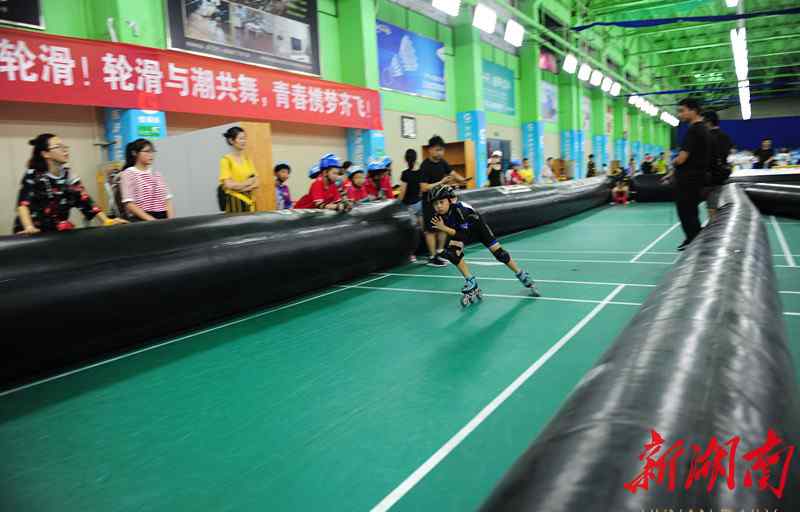 张家界轮滑 2018长沙市青少年体育俱乐部轮滑赛启动