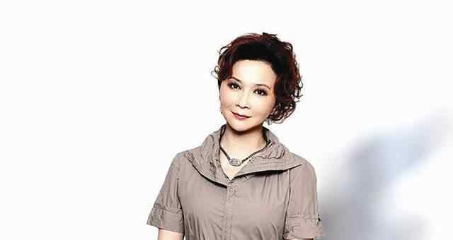蔡明的儿子 蔡明隐藏了32年的儿子，原来是大家熟悉的他？与蔡明长得太像！