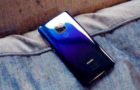 华为mate20价格 华为终于发飙，Mate20跌到“红米K30价”，哪款更值得买？
