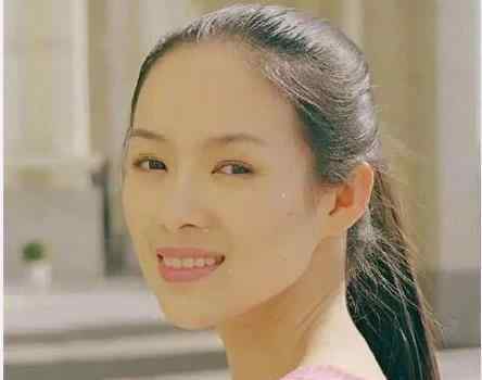 章子怡大学时的旧照曝光 少女感满满和现在没差别