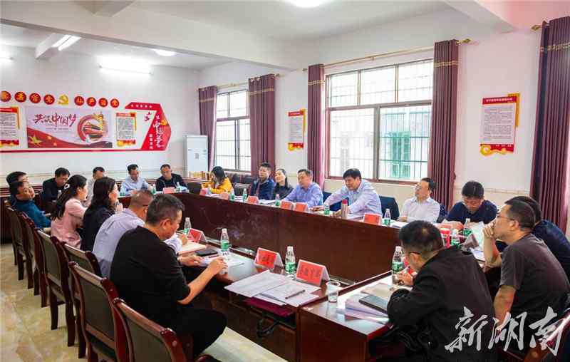 胡志峰 驻村入户体察民情丨省委党校学员为临武乡村振兴献计献策