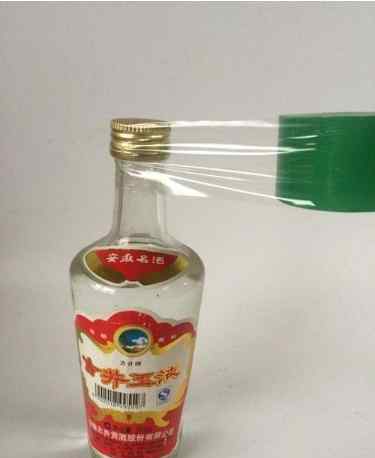 浓香型白酒能放多久 你的白酒可以收藏多久？拆包装在封口是否是多此一举？