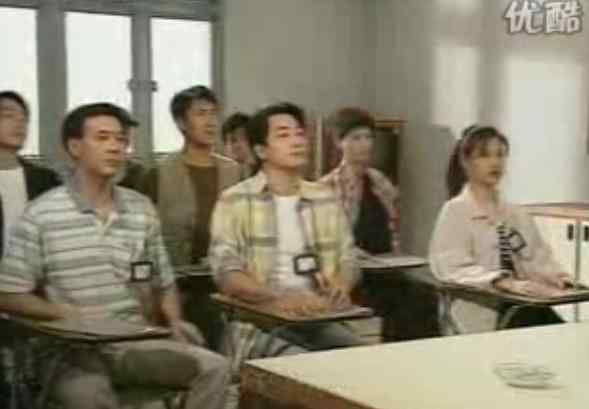 演员康华 她参演了四部《陀枪师姐》：你还记得康华的心姐么？