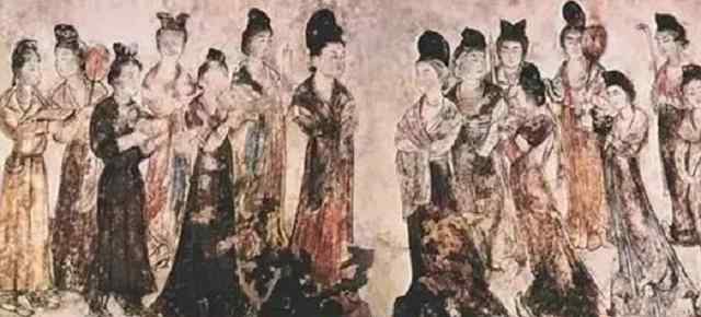 如何盘发髻 “三十六宫女，髻鬟各如鸦”，古代没有发胶，女子如何盘起发髻？
